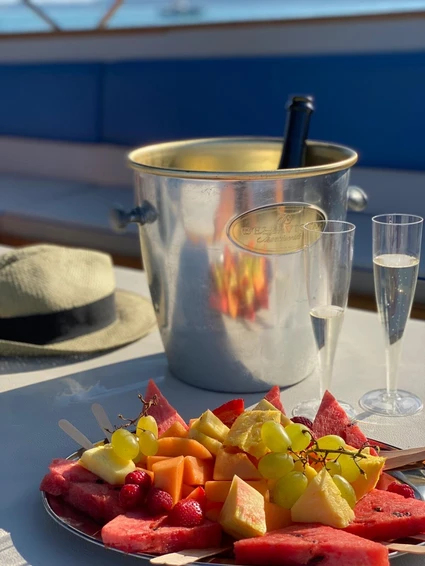 Evento al tramonto: la penisola di Sirmione in barca per gruppi privati 10